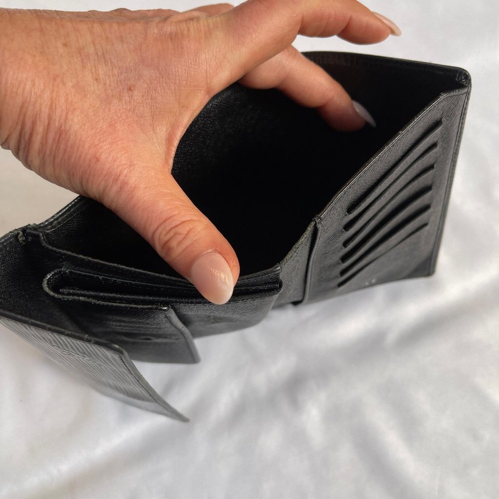 Auc Louis Vuitton Epi Leather black Snappy Vintage wallet/purse SP1028 - Picture 10 of 15